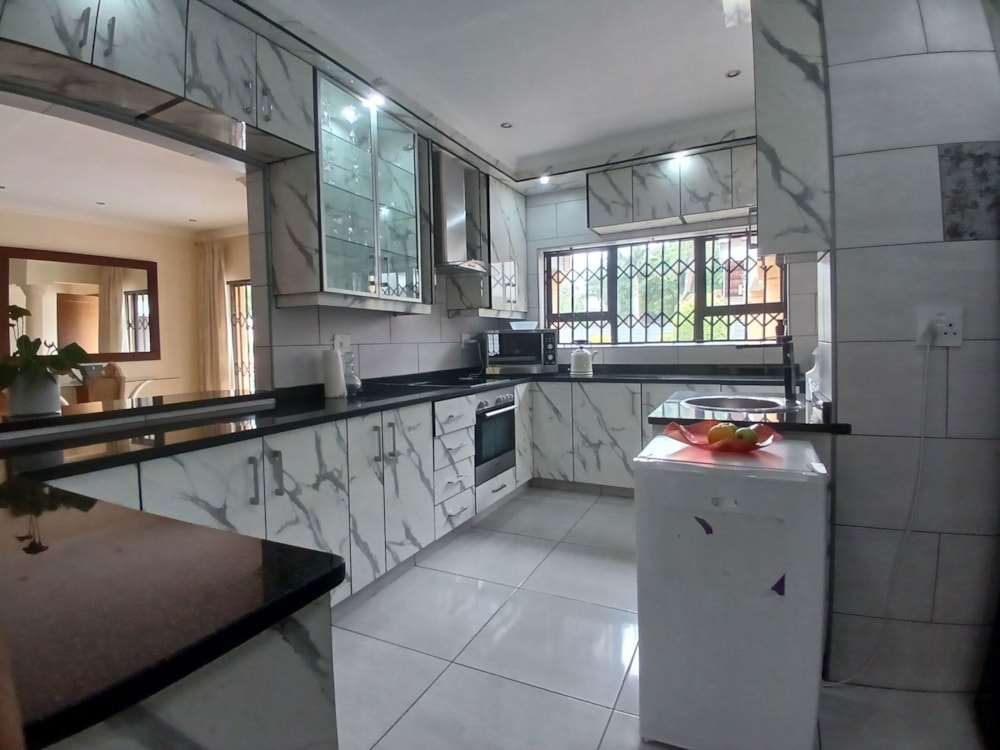 House let in Veldenvlei - 1RY1704293 House let in Veldenvlei - 1RY1704293