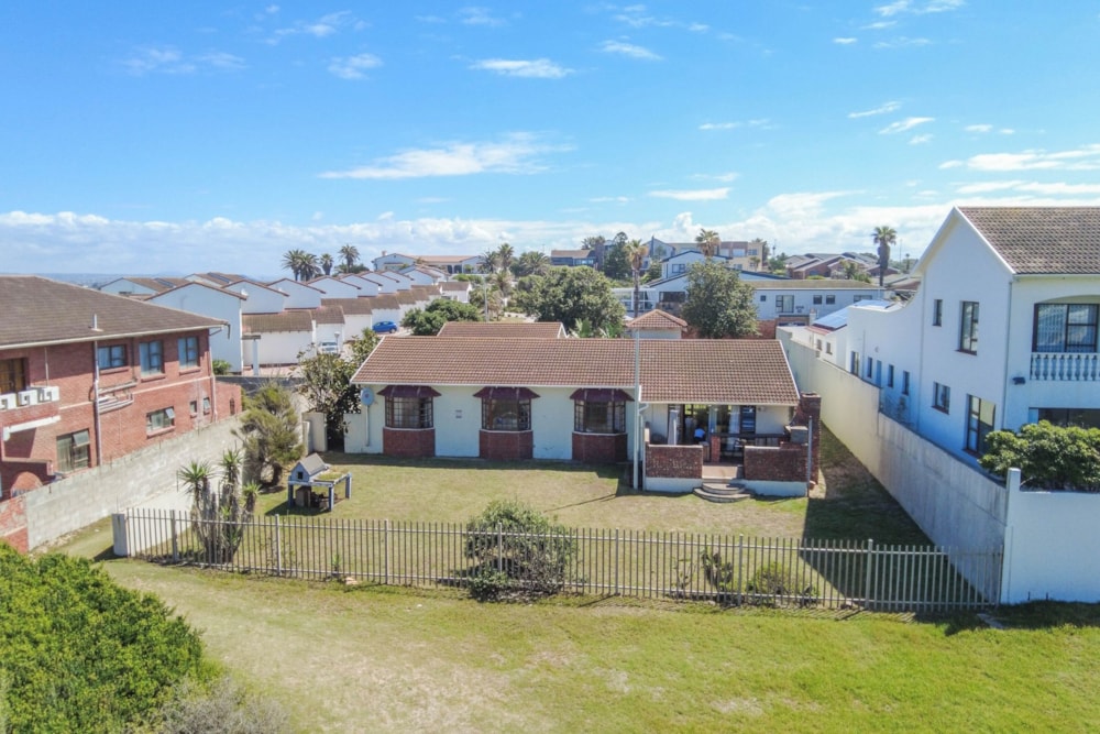 House for sale in Bluewater Bay, Port Elizabeth, Gqeberha - 1PLZ1694955 House for sale in Bluewater Bay, Port Elizabeth, Gqeberha - 1PLZ1694955