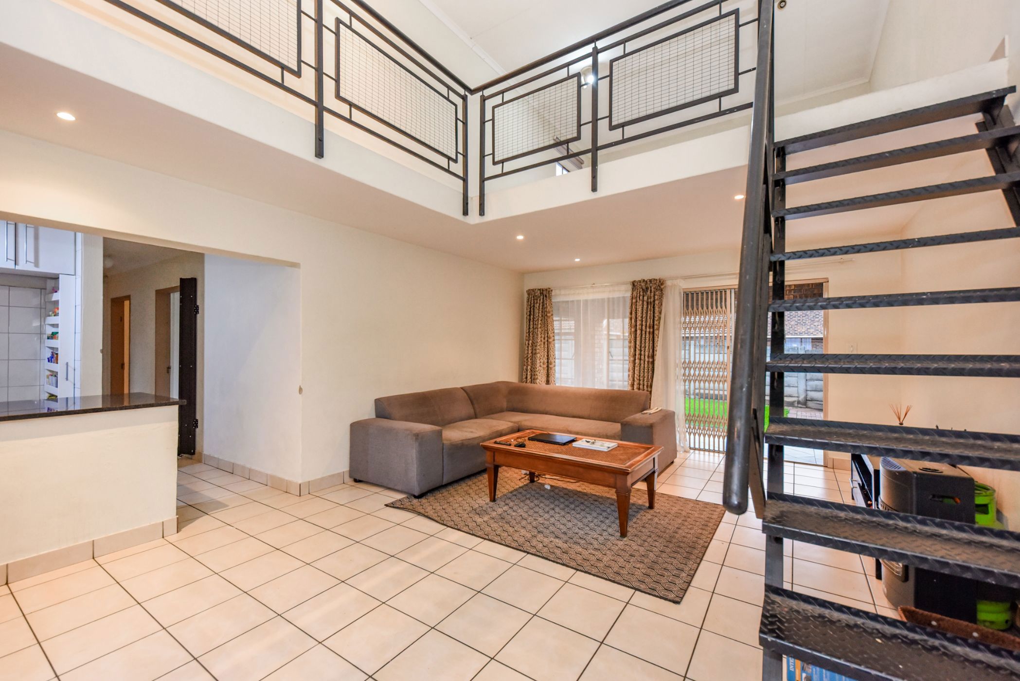 Townhouse for sale in Johannesburg North, Fourways Area - FW1694951