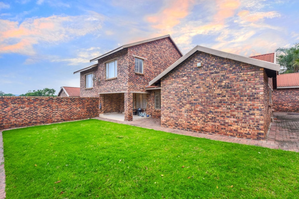 Townhouse for sale in Johannesburg North, Fourways Area - FW1694951 Townhouse for sale in Johannesburg North, Fourways Area - FW1694951