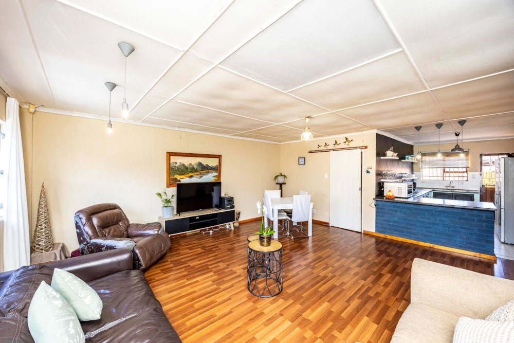 Townhouse for sale in Gonubie - 1EZ1694113