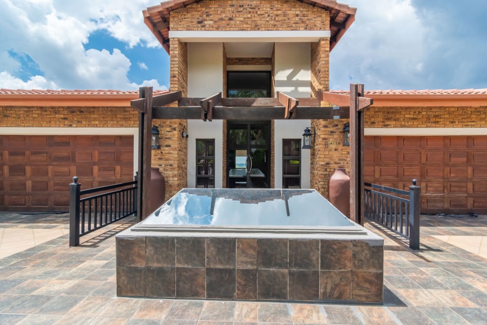 House for sale in Featherbrooke Estate - 1KR1693480 House for sale in Featherbrooke Estate - 1KR1693480