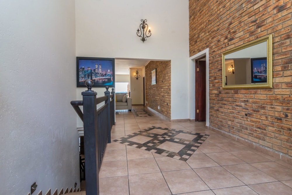 House for sale in Featherbrooke Estate - 1KR1693480 House for sale in Featherbrooke Estate - 1KR1693480