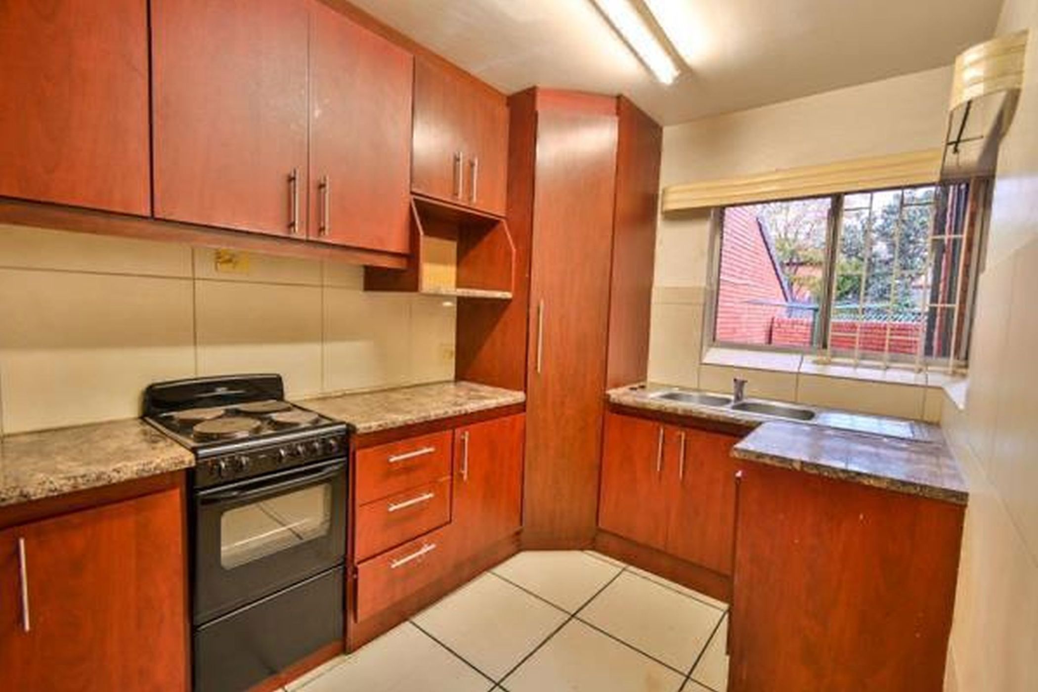 Townhouse for sale in Waverley, Bloemfontein - 1BX1694837