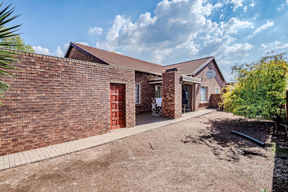 Townhouse for sale in Montana, Pretoria North - PTM1690281