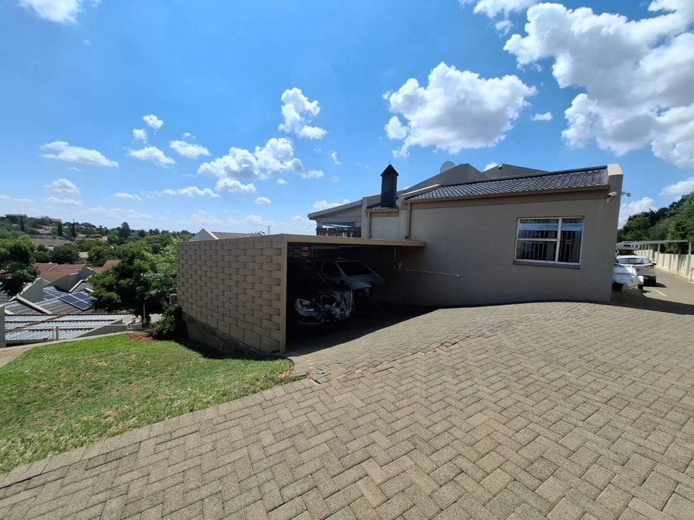 Townhouse to rent in Pentagon Park - 1BX1727378 Townhouse to rent in Pentagon Park - 1BX1727378