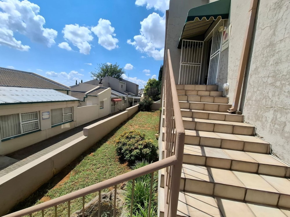 Townhouse to rent in Pentagon Park - 1BX1727378 Townhouse to rent in Pentagon Park - 1BX1727378