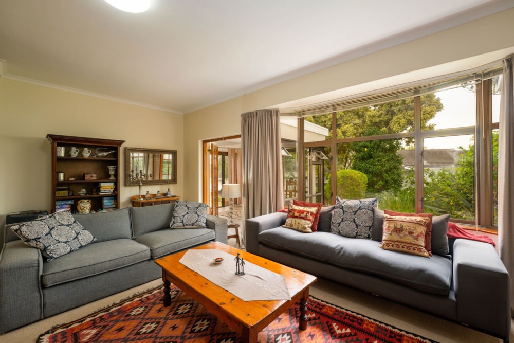 Security estate home sold in Helderberg Village - SW1697105 Security estate home sold in Helderberg Village - SW1697105