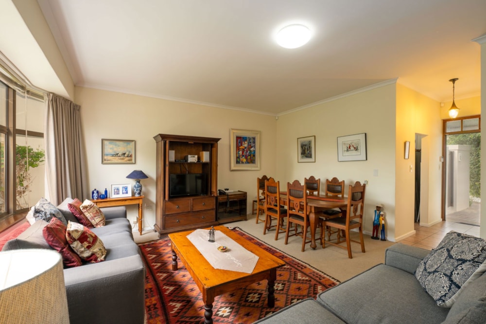 Security estate home sold in Helderberg Village - SW1697105 Security estate home sold in Helderberg Village - SW1697105