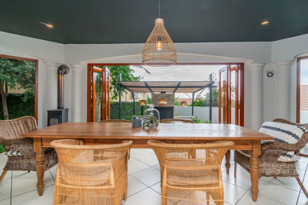 Security estate home sold in Featherbrooke Estate - 1KR1695090 Security estate home sold in Featherbrooke Estate - 1KR1695090