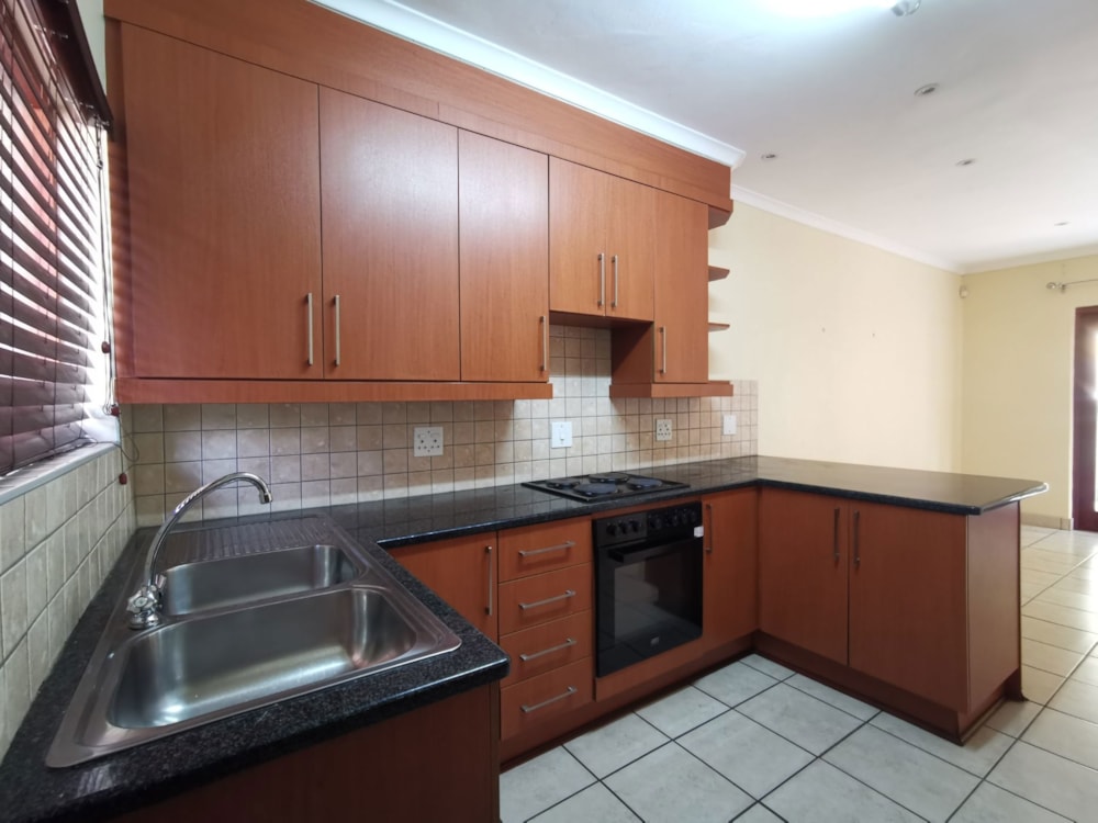 Townhouse sold in Bendor Park - 1PS1691571 Townhouse sold in Bendor Park - 1PS1691571