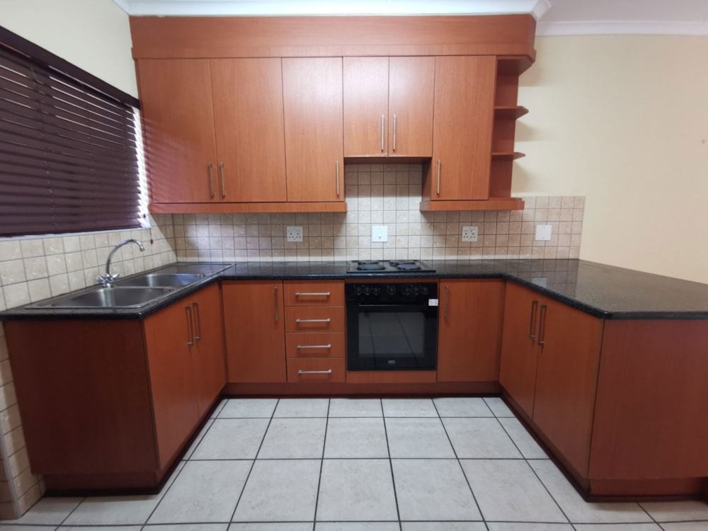 Townhouse sold in Bendor Park - 1PS1691571 Townhouse sold in Bendor Park - 1PS1691571