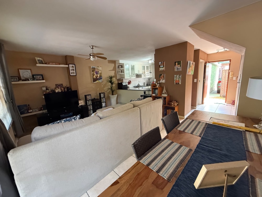 Townhouse let in Glen Hills - 1ND1693463