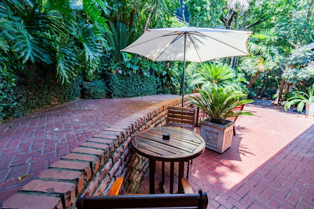 Guesthouse for sale in Schoemansville - 1HR1694587 Guesthouse for sale in Schoemansville - 1HR1694587