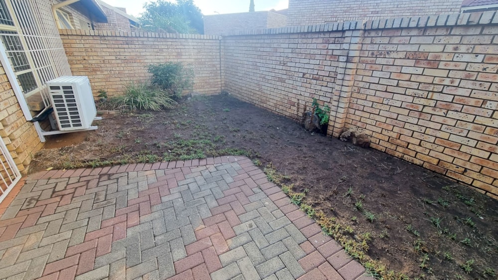 Townhouse for sale in Uitsig, Bloemfontein - 1BX1693542