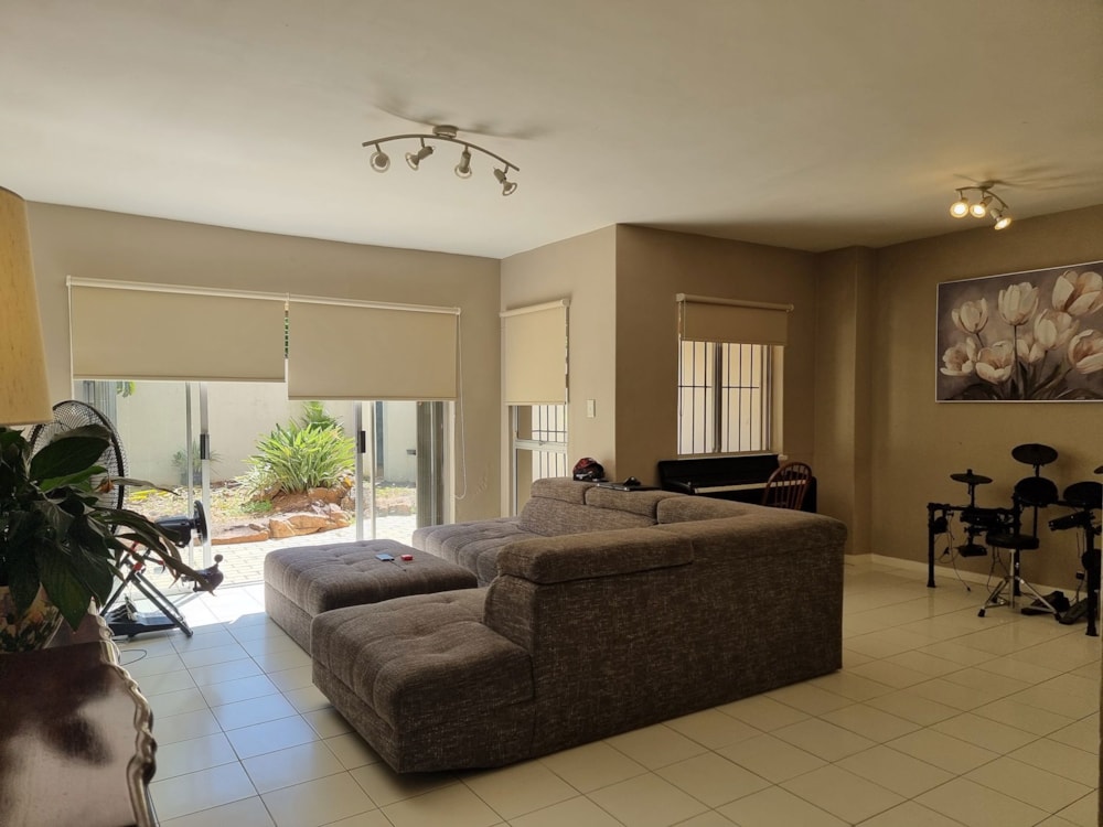 Townhouse let in Durban North - 1ND1695064 Townhouse let in Durban North - 1ND1695064