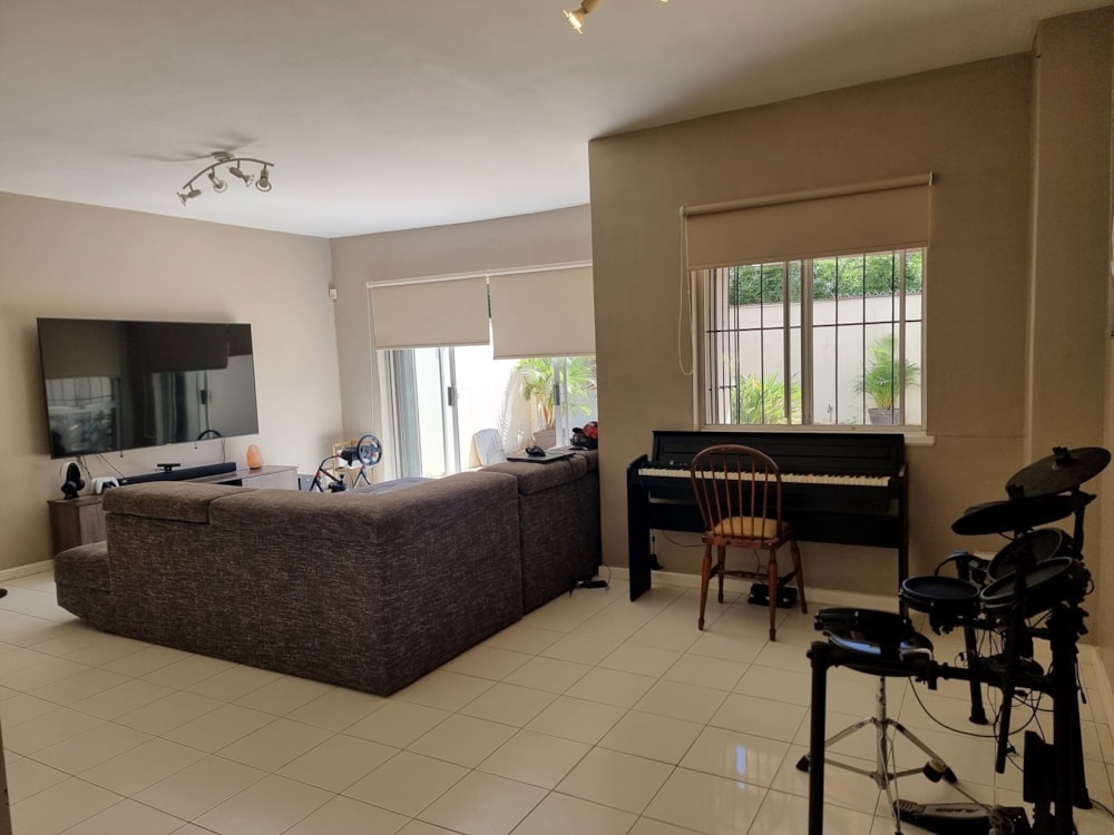 Townhouse let in Durban North - 1ND1695064 Townhouse let in Durban North - 1ND1695064