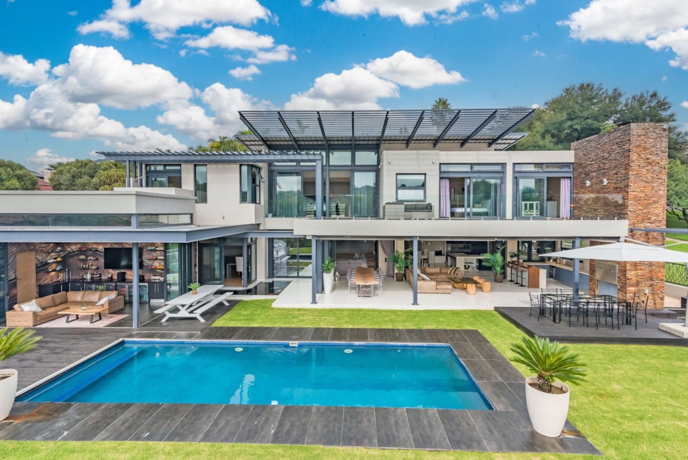 Security estate home for sale in Featherbrooke Estate - 1KR1693712