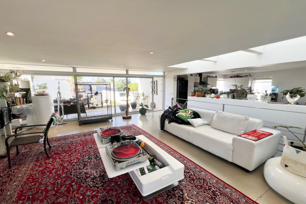 House let in Sunset Beach, Cape Town - 1TV1693642