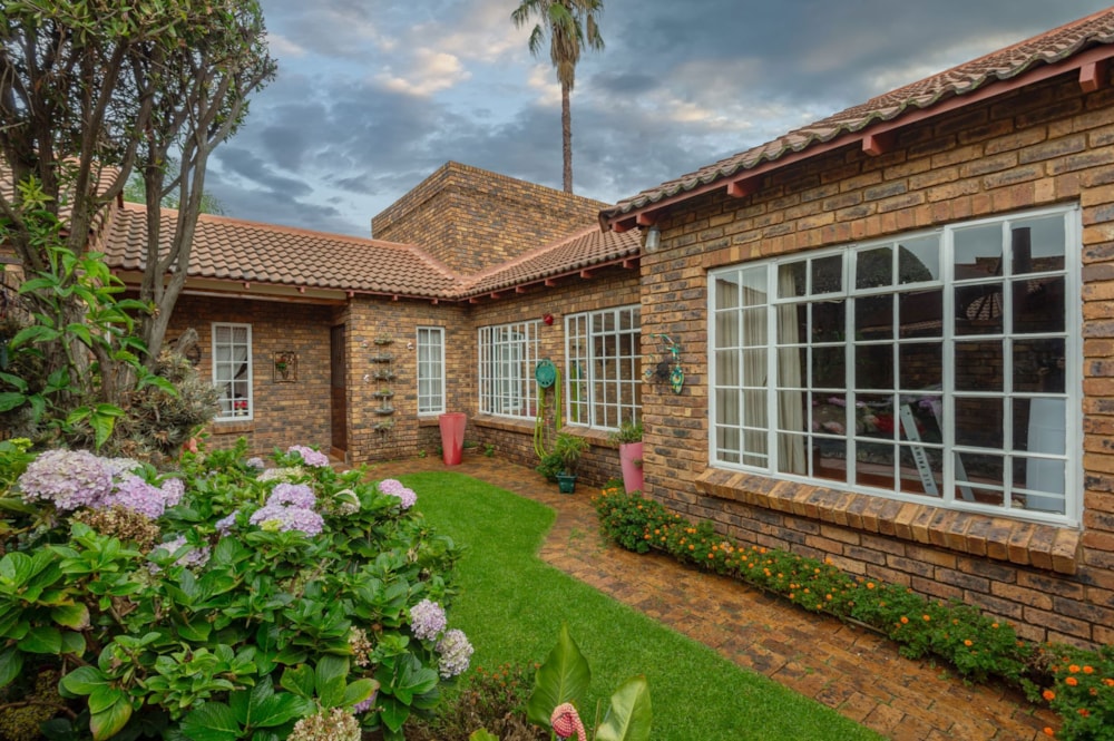 Apartment for sale in Brackendowns - 1GV1692019 Apartment for sale in Brackendowns - 1GV1692019