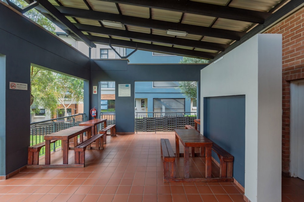 Apartment for sale in Oakdene, Johannesburg - 1GV1696525