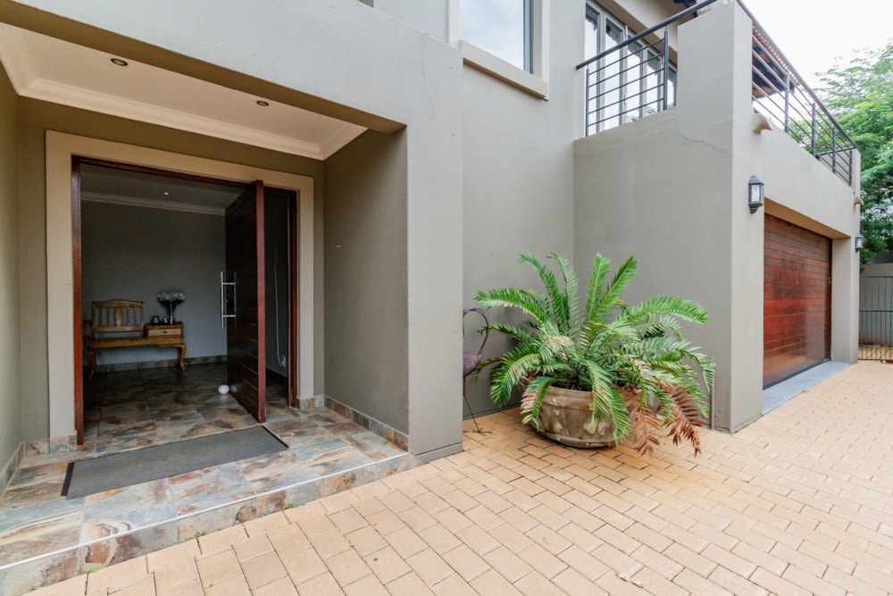 Security estate home for sale in Xanadu - 1HR1694933