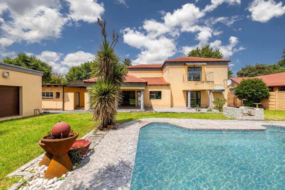 Double-storey house sold in Van Riebeeck Park, Kempton Park - KTP1690867 Double-storey house sold in Van Riebeeck Park, Kempton Park - KTP1690867