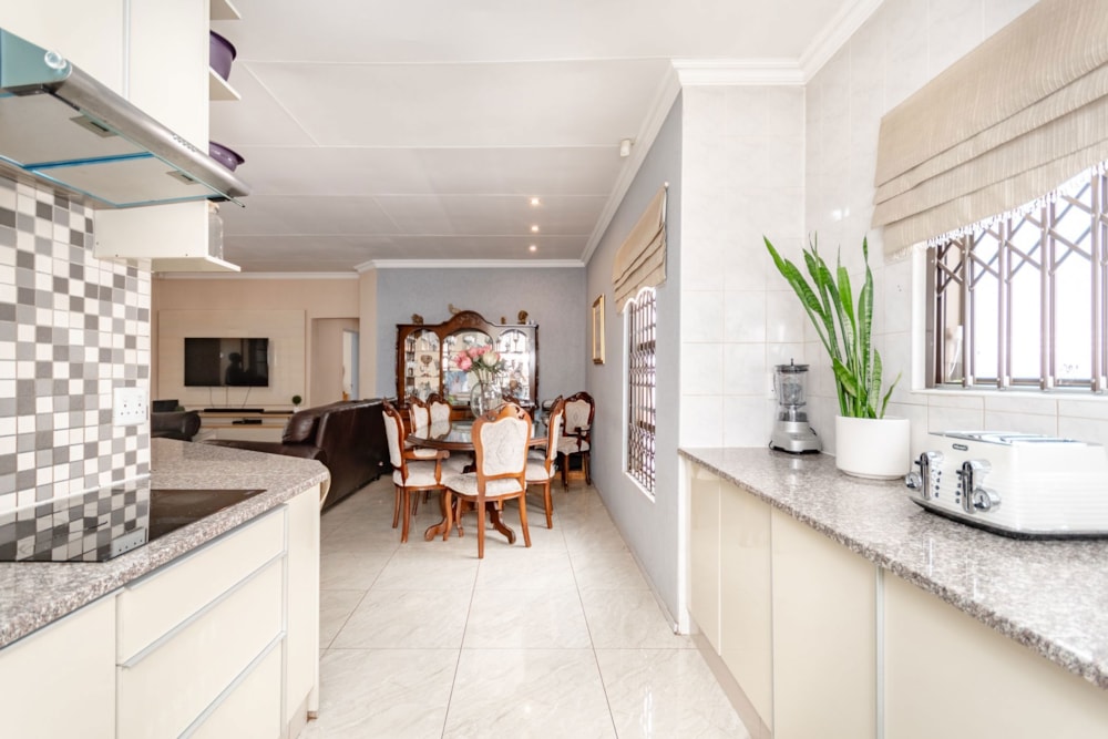 House for sale in Glen Marais - KTP1684874 House for sale in Glen Marais - KTP1684874