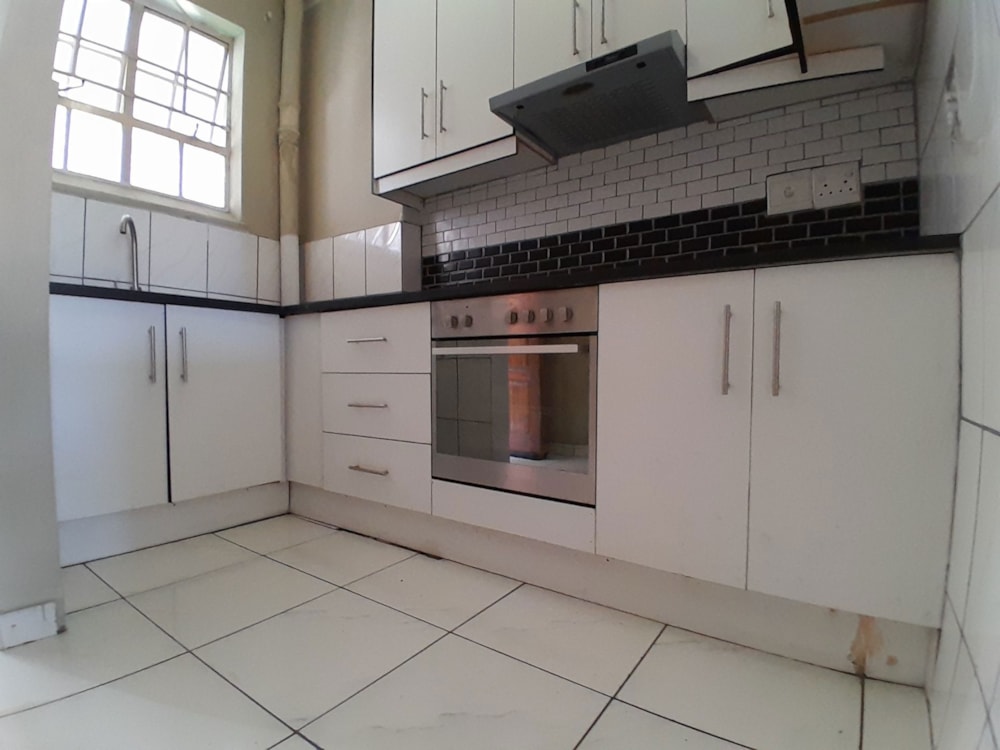 Bachelor apartment let in Durban Central - 1DA1693618 Bachelor apartment let in Durban Central - 1DA1693618