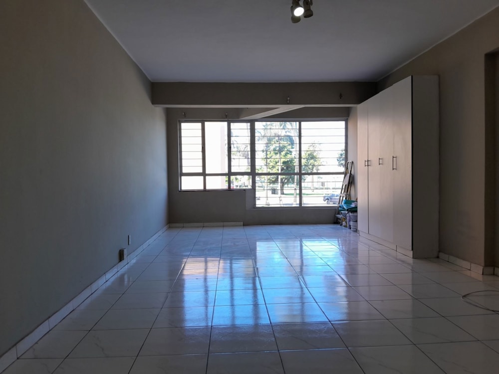 Bachelor apartment let in Durban Central - 1DA1693618 Bachelor apartment let in Durban Central - 1DA1693618