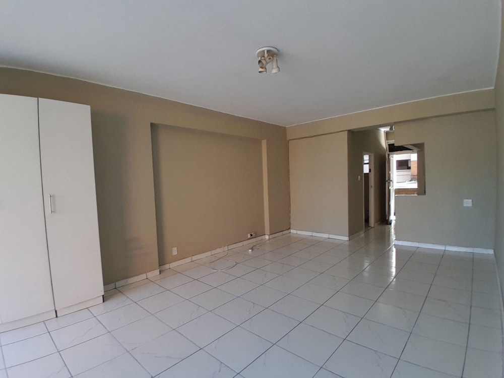 Bachelor apartment let in Durban Central - 1DA1693618 Bachelor apartment let in Durban Central - 1DA1693618