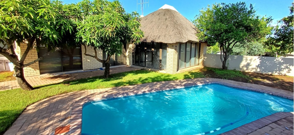 House for sale in Vanderkloof - 1KK1695180 House for sale in Vanderkloof - 1KK1695180