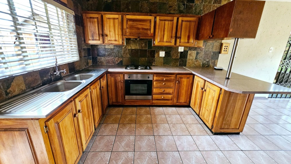 Townhouse for sale in Lydenburg (Mashishing) - 1LY1694927 Townhouse for sale in Lydenburg (Mashishing) - 1LY1694927