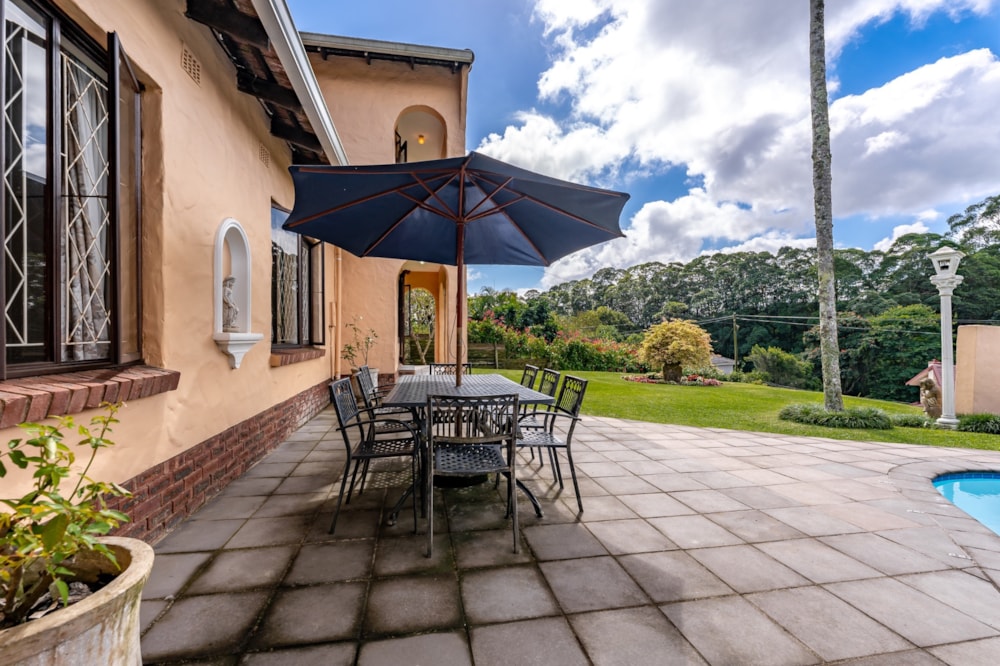 Double-storey house for sale in Kloof - 1KF1692431 Double-storey house for sale in Kloof - 1KF1692431