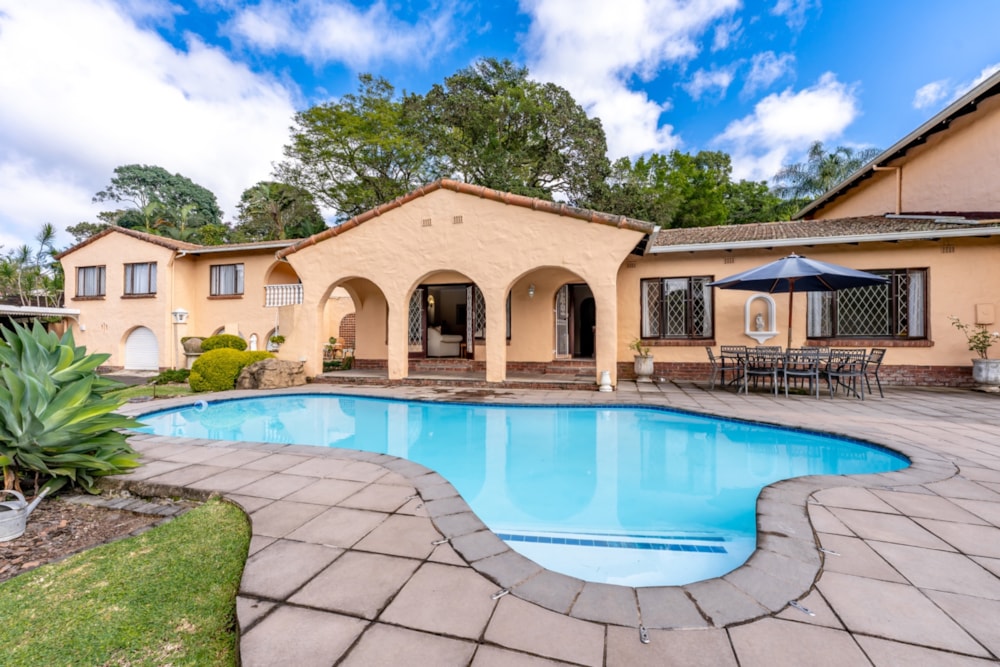 Double-storey house for sale in Kloof - 1KF1692431 Double-storey house for sale in Kloof - 1KF1692431