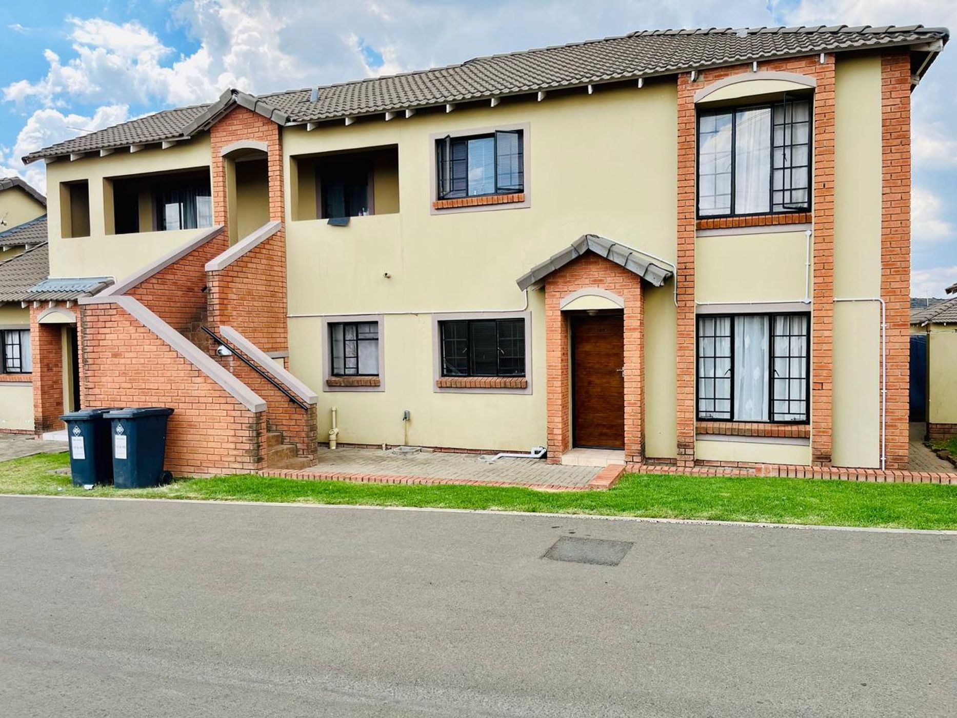 Townhouse for sale in Hillside, Bloemfontein - 1BX1701792