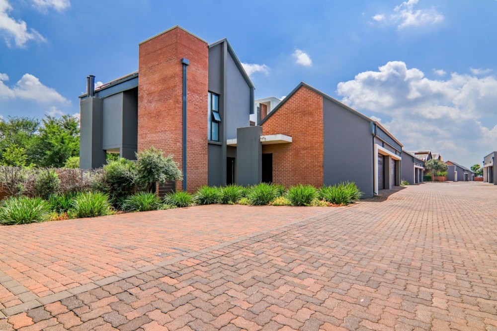 Townhouse sold in Southdowns Estate - CN1584435