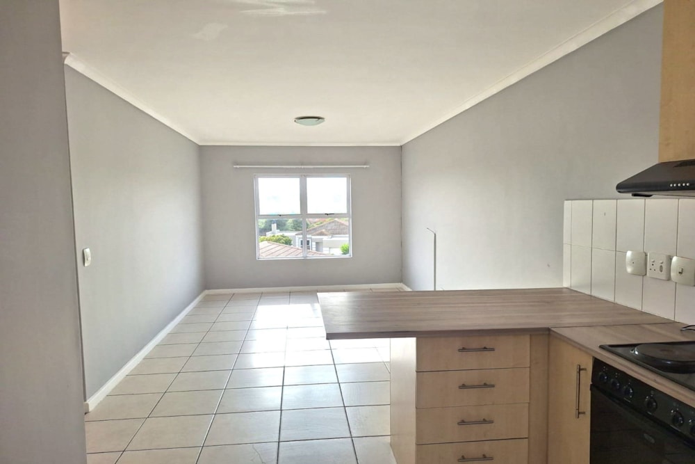 Security complex home to rent in Melkbosstrand - 1TV1718363 Security complex home to rent in Melkbosstrand - 1TV1718363