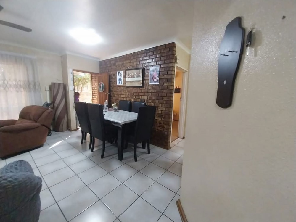 Townhouse for sale in New Park - 1KJ1695356