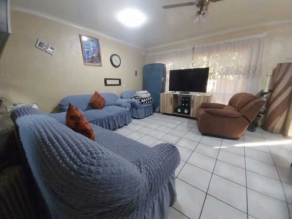 Townhouse for sale in New Park - 1KJ1695356