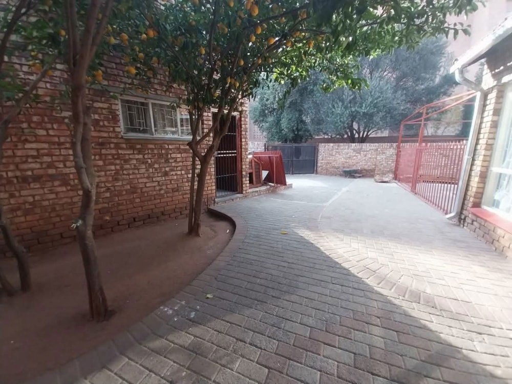 Townhouse for sale in New Park - 1KJ1695356