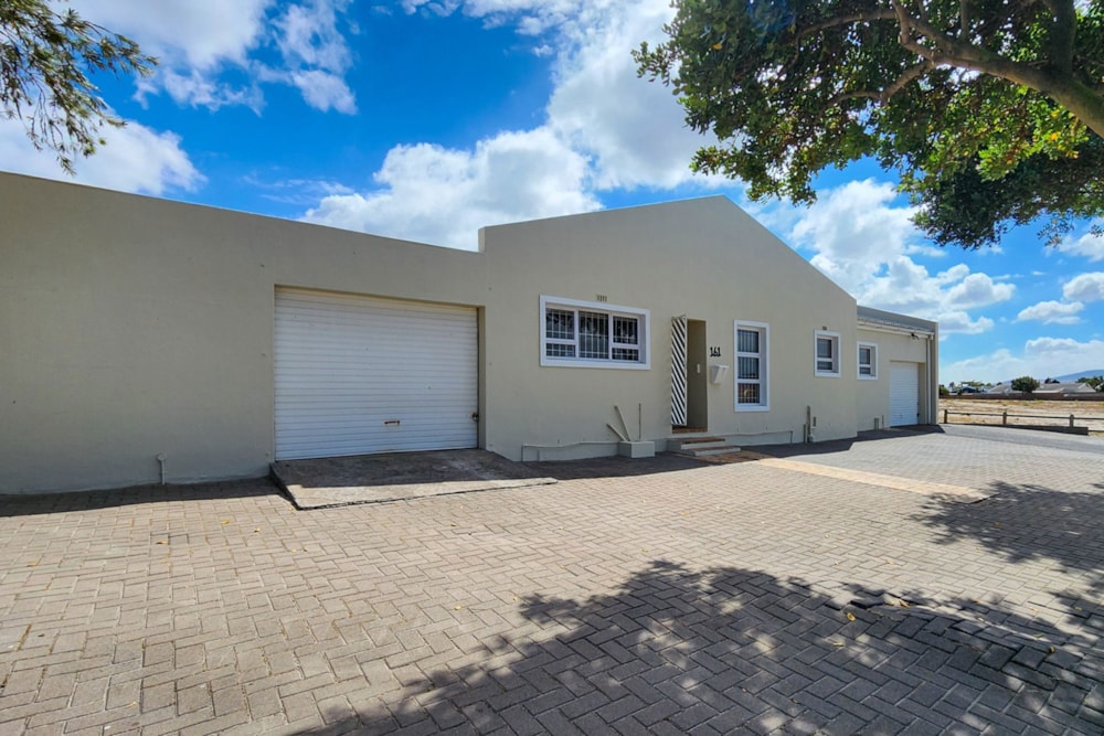 Single-storey house sold in Table View - 1TV1692610 Single-storey house sold in Table View - 1TV1692610