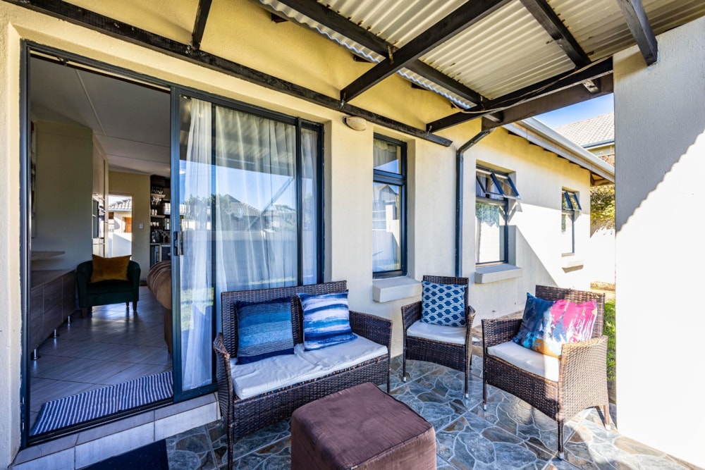 House for sale in Kidds Beach - 1EZ1695850