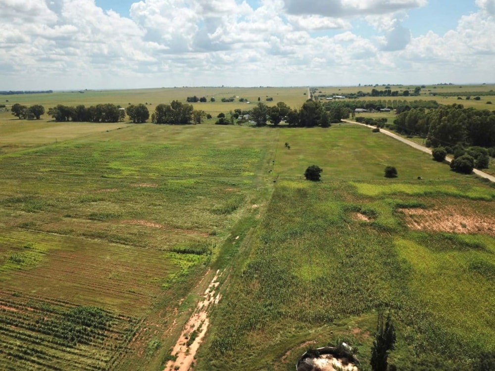 Mixed use farm for sale in Bains Vlei - 1BX1694487