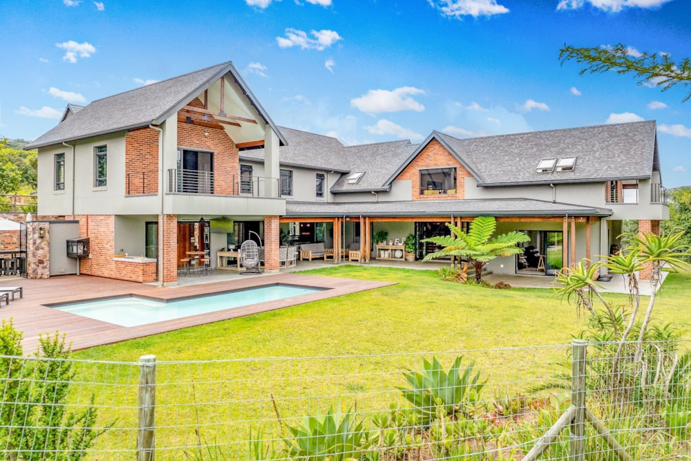 Double-storey house for sale in Cotswold Downs Estate - 1KF1647151 Double-storey house for sale in Cotswold Downs Estate - 1KF1647151