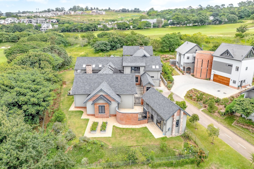 Double-storey house for sale in Cotswold Downs Estate - 1KF1647151 Double-storey house for sale in Cotswold Downs Estate - 1KF1647151