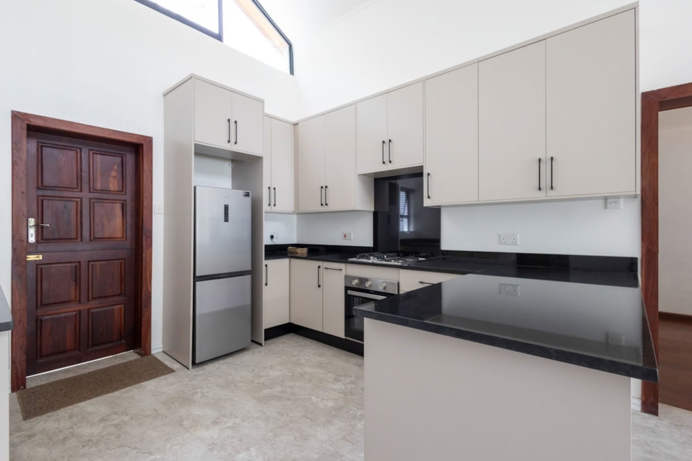 Security complex home sold in Highlands, Zimbabwe - 3ZB1657281 Security complex home sold in Highlands, Zimbabwe - 3ZB1657281