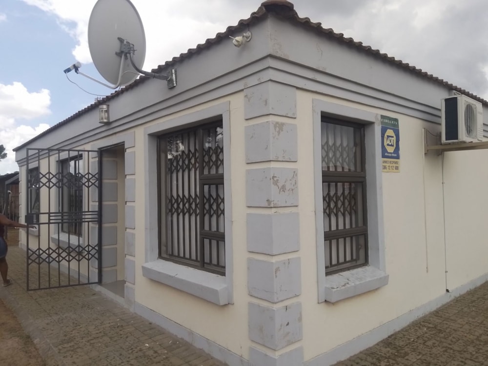 House for sale in Bloemspruit - 1BX1695205