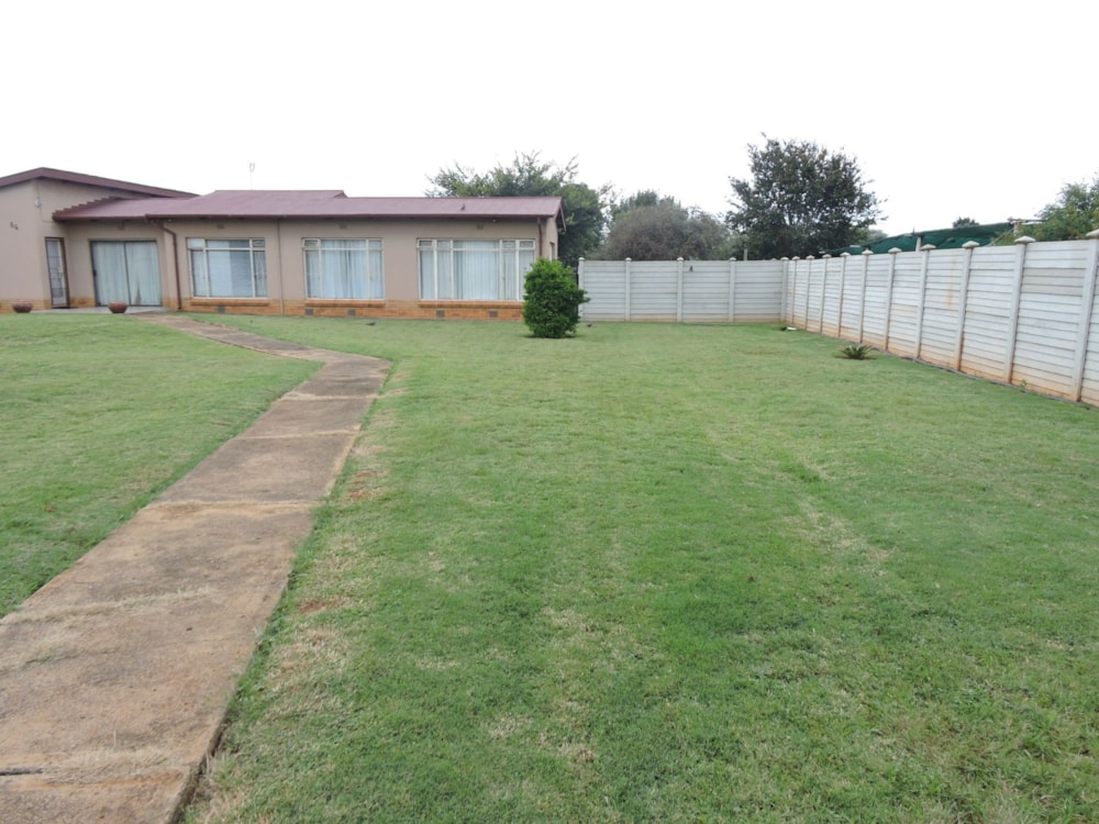 House for sale in Koster - 1RU1680746