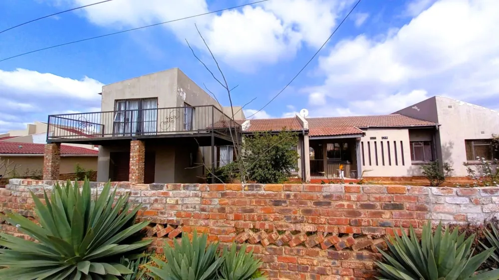House sold in Bongolethu, Oudtshoorn - 1OU1717985